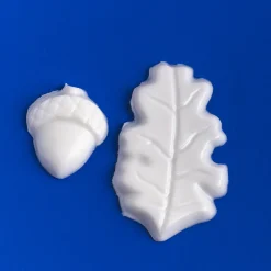 Nature's Garden Oak Leaves & Acorns (Plastic Mold) Discount