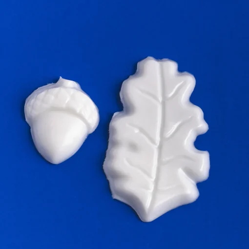 Nature's Garden Oak Leaves & Acorns (Plastic Mold) Discount
